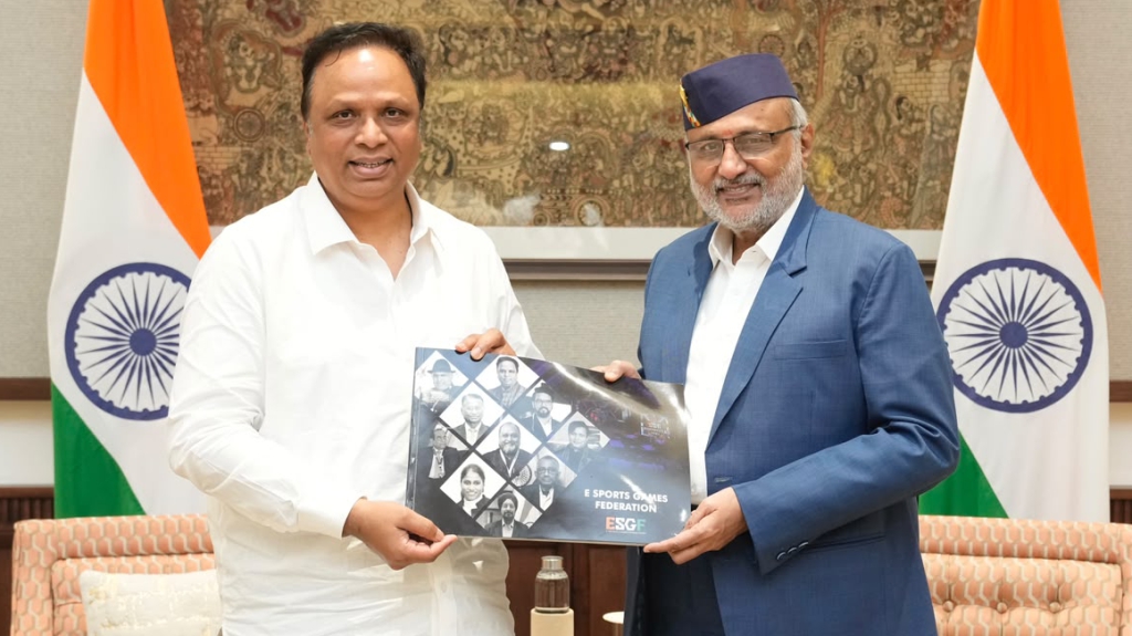 CMSA representative with the Commissioner of Police
